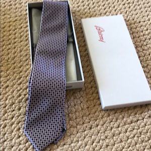Brioni Luxury Sulk Tie Black and Light Pink Beauty
